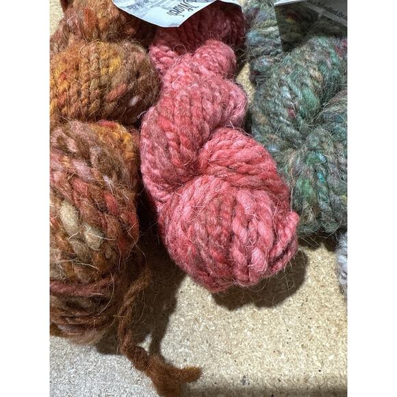 In The Eyes of March 100% Handspun Art Yarn Lot of 5 Skeins Wool Blend - Picture 3 of 9